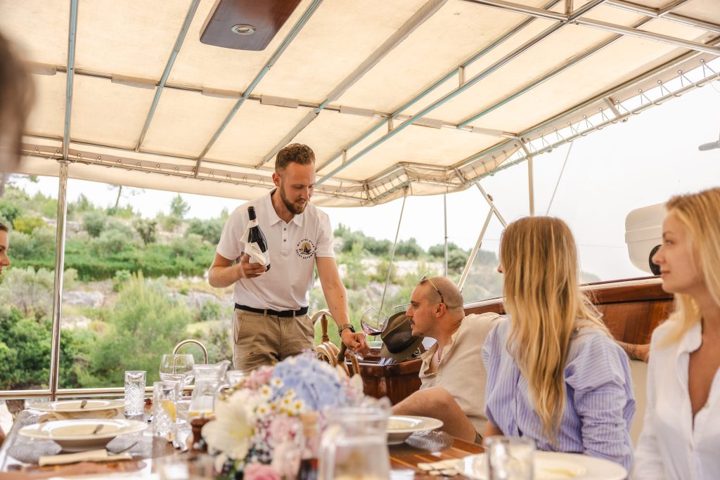 630933432-andi-star-lifestyle-exterior-4